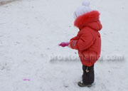 Зимние забавы для детей: рисуем на снегу